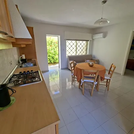 Spacious Bugibba Seafront Free Parking Free Wifi Apartment *