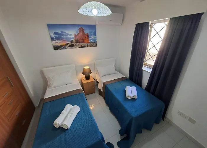 Spacious Bugibba Seafront Free Parking Free Wifi San Pawl il-Baħar