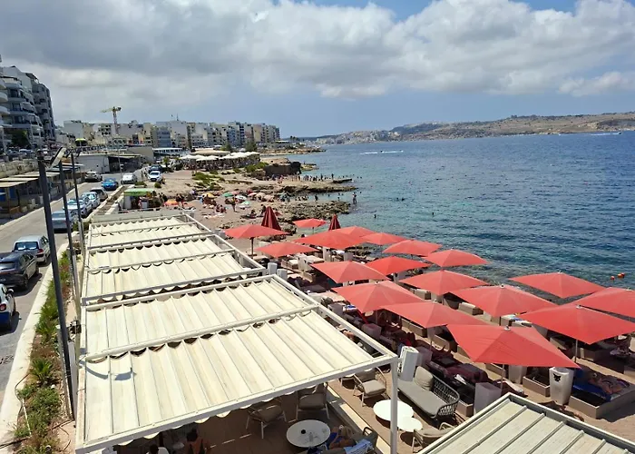 Spacious Bugibba Seafront Free Parking Free Wifi Lejlighed *