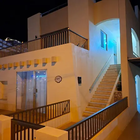Spacious Bugibba Seafront Free Parking Free Wifi Apartament