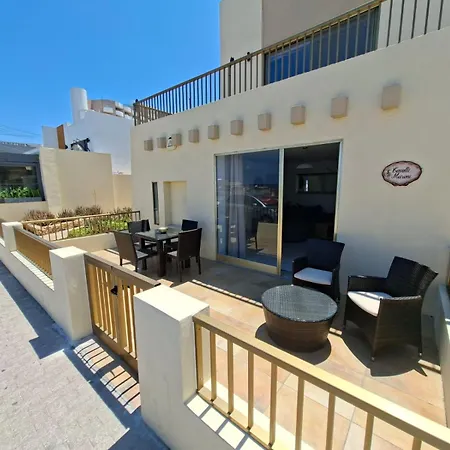 Spacious Bugibba Seafront Free Parking Free Wifi شقة