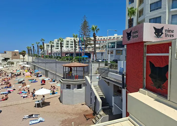 Spacious Bugibba Seafront Free Parking Free Wifi St Paul's Bay