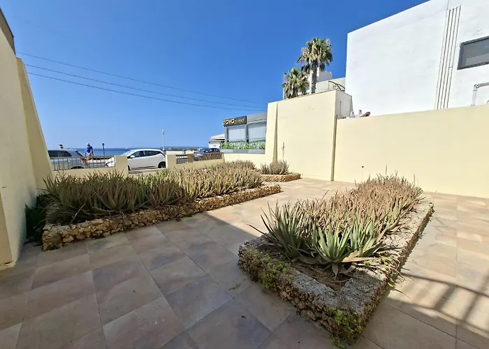 Spacious Bugibba Seafront Free Parking Free Wifi Apartamento