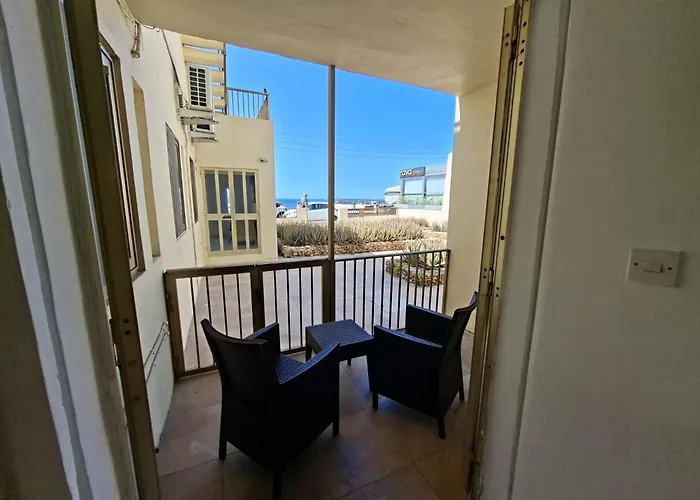 Spacious Bugibba Seafront Free Parking Free Wifi *